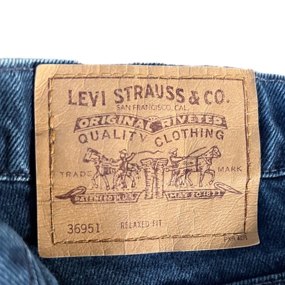 VTG LEVI'S ORANGE TAB Shorts - Picture 2 of 2